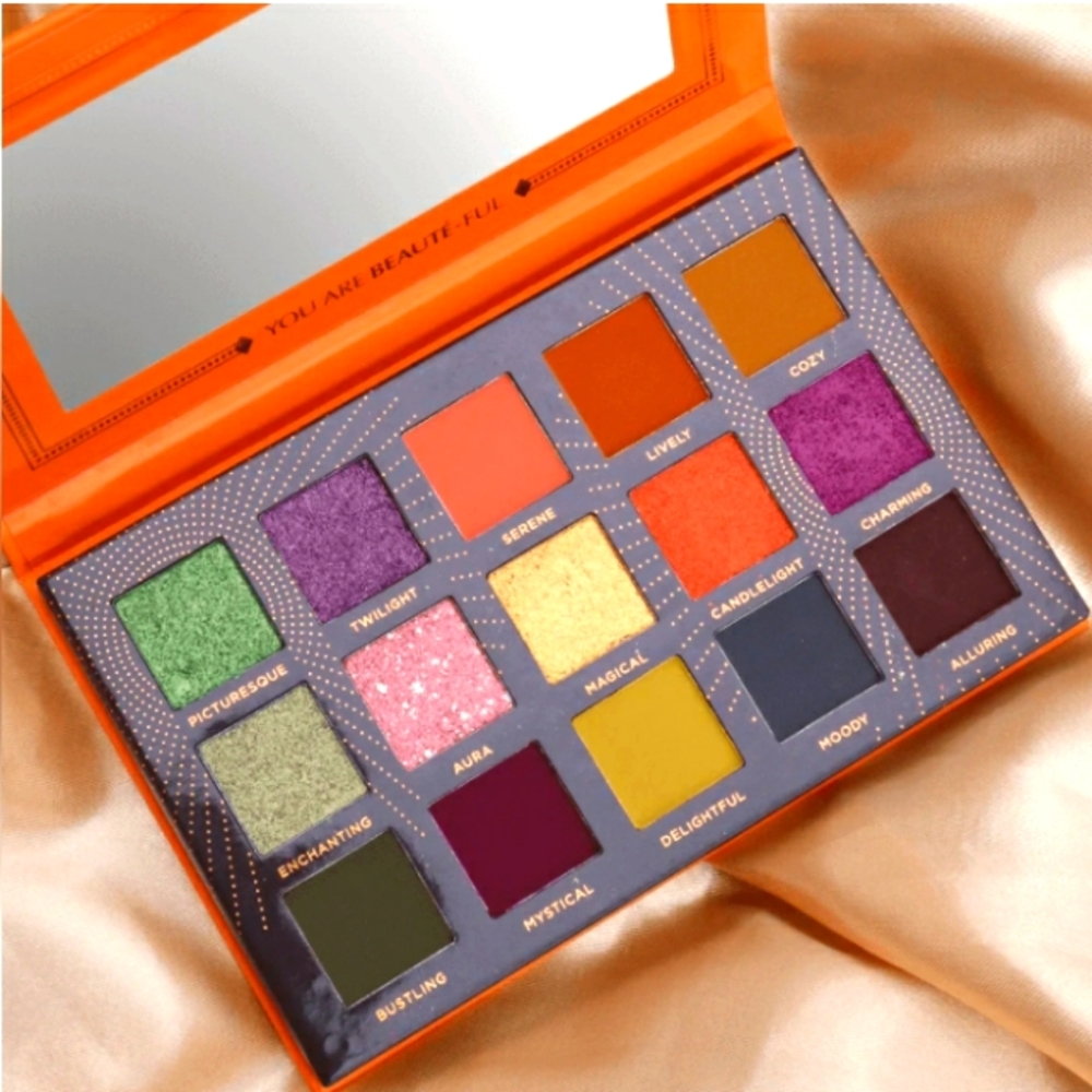 AceBeaute Ambiance Eyeshadow Palette.